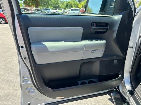 Used 2014 Toyota Sequoia SR5 AWD/4WD image 10