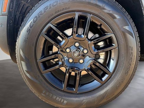 Used 2025 Land Rover Defender 110 S image 8