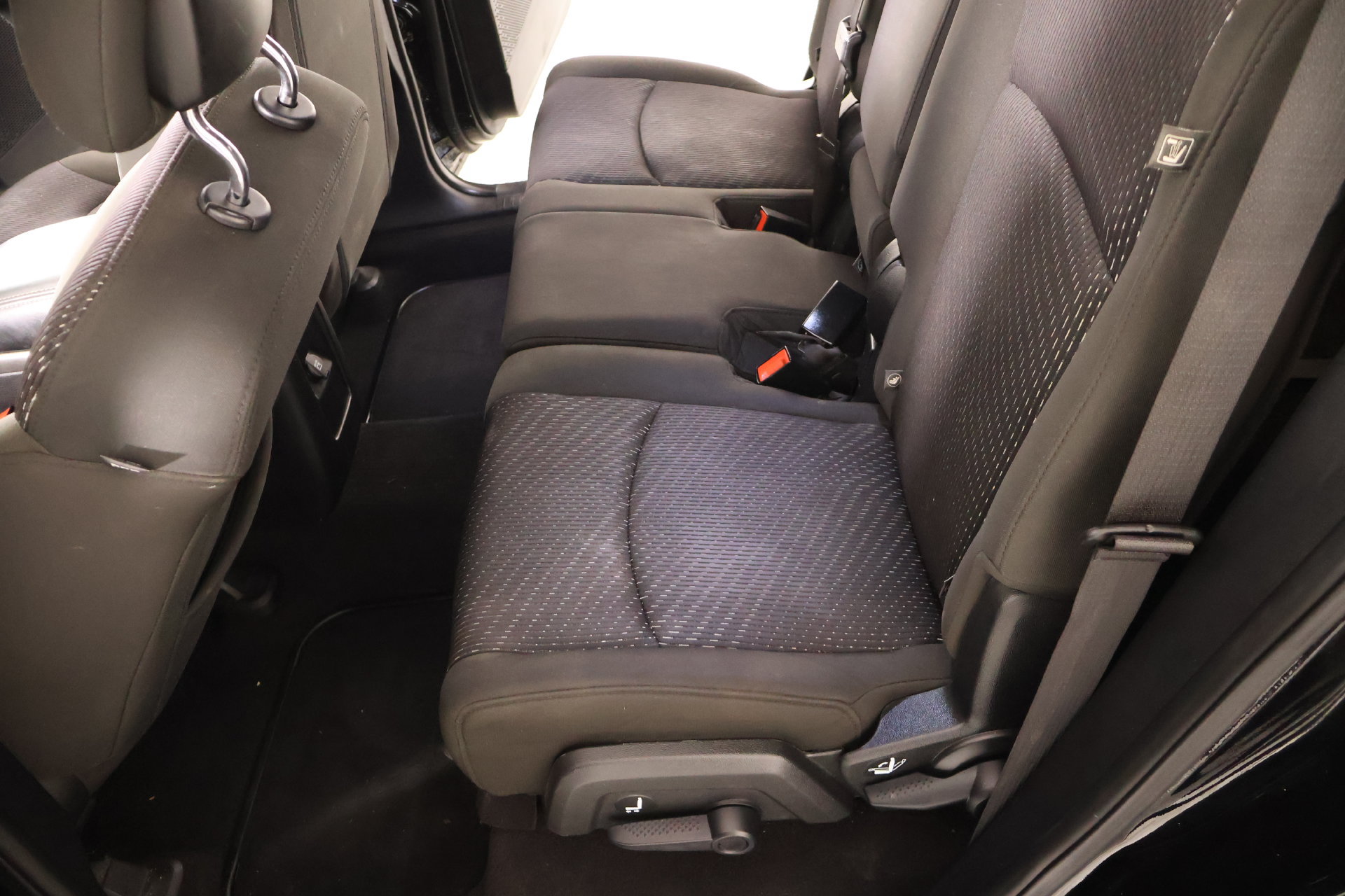 Used 2019 Dodge Journey SE FWD image 11