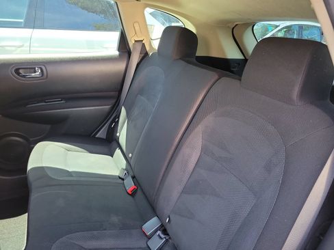 Used 2015 Nissan Rogue S FWD image 13