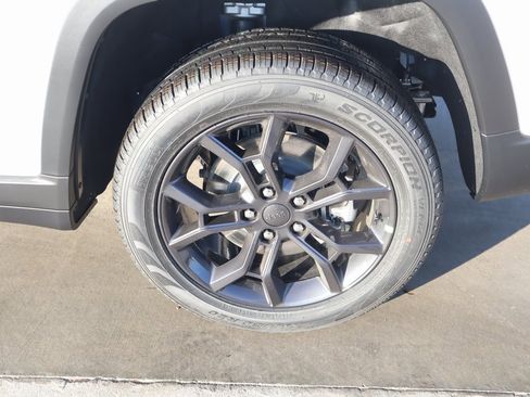 New 2025 Jeep Grand Cherokee L Limited image 21