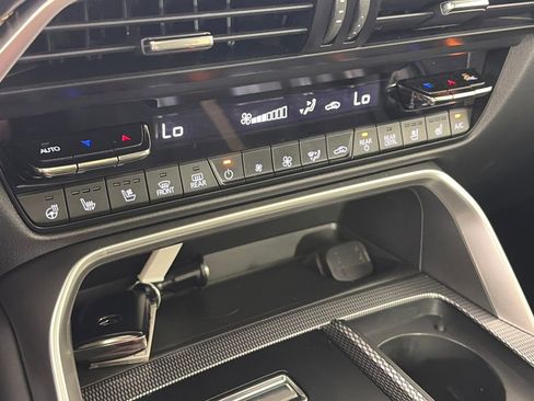 Used 2025 MAZDA CX-90 Plug-In Hybrid w/ Premium Plus image 19