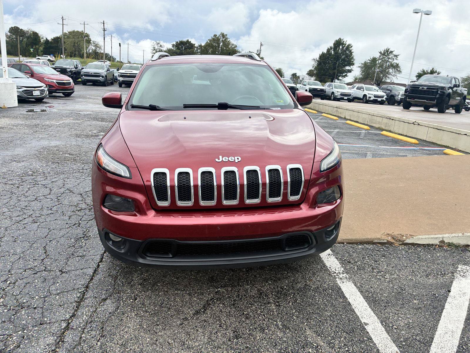 Used 2016 Jeep Cherokee Latitude w/ Comfort & Sound Group FWD image 3