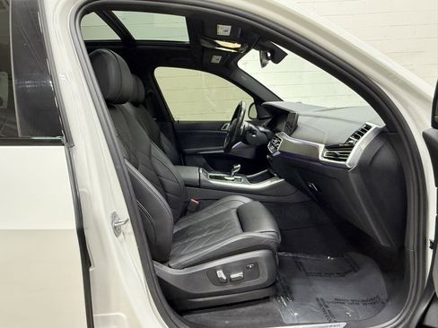 Used 2023 BMW X5 xDrive40i w/ M Sport Package image 30