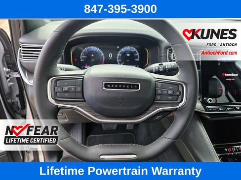 Used 2024 Jeep Wagoneer Series II w/ Flexible Seating Group AWD/4WD image 27