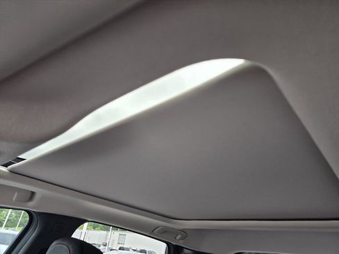 New 2026 Nissan Kicks SR AWD/4WD image 23
