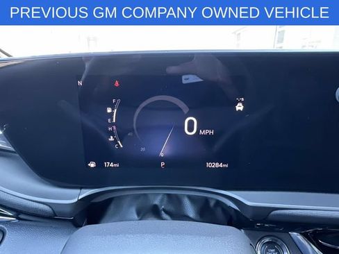 Used 2025 Buick Envista Avenir FWD image 36