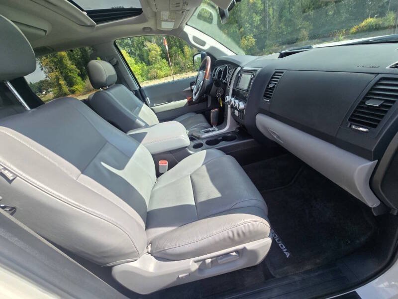 Used 2016 Toyota Sequoia Platinum AWD/4WD image 15