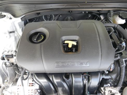 Used 2024 Kia Forte LXS FWD image 10