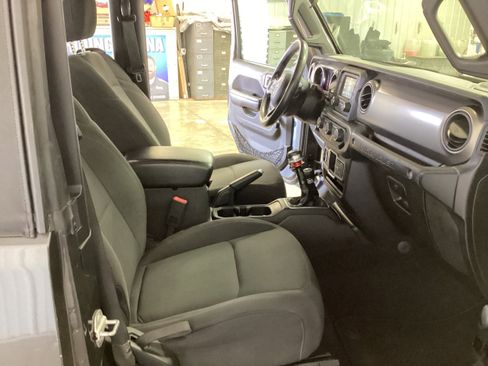 Used 2018 Jeep Wrangler Sport image 26