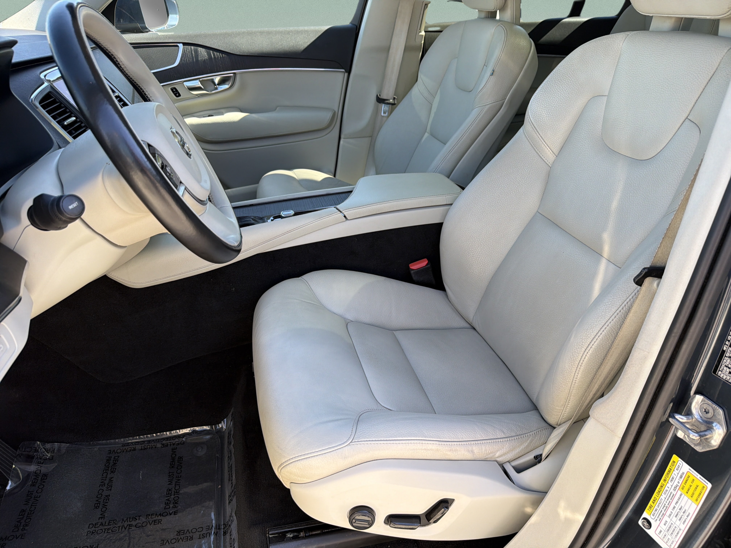 Used 2020 Volvo XC90 T6 Momentum AWD/4WD image 27