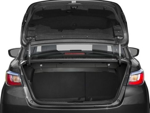 Used 2017 Toyota Yaris iA FWD image 12
