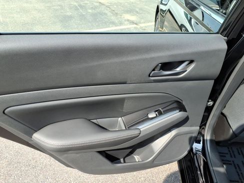Used 2023 Nissan Altima 2.5 SV AWD/4WD image 7