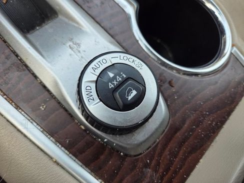 Used 2017 Nissan Pathfinder Platinum AWD/4WD image 22