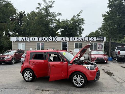Used 2016 Kia Soul + FWD image 22