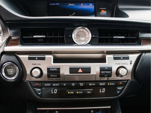 Used 2018 Lexus ES 350 w/ Navigation System Package FWD image 19