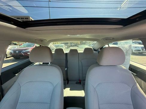 Used 2020 Hyundai Elantra Value Edition w/ Cargo Package (C1) FWD image 25