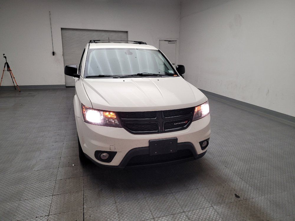 Used 2019 Dodge Journey SE w/ Connectivity Group FWD image 14