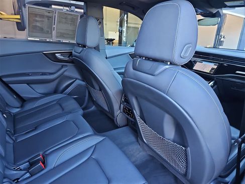 Used 2025 Audi Q8 Premium Plus image 16