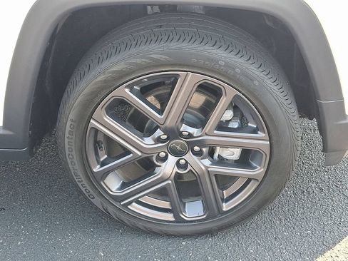 Used 2026 Jeep Compass Limited AWD/4WD image 8