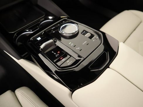 New 2025 BMW 530i w/ M Sport Package image 9