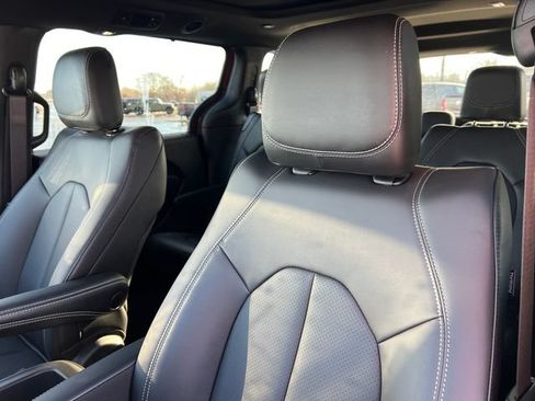 New 2026 Chrysler Pacifica Select FWD image 13