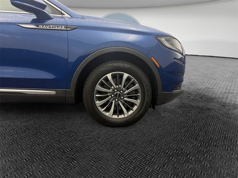 Used 2021 Lincoln Nautilus AWD w/ Equipment Group 101A image 11