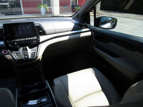 Used 2018 Honda Odyssey EX-L image 9