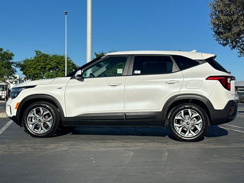 Certified 2026 Kia Seltos LX image 8