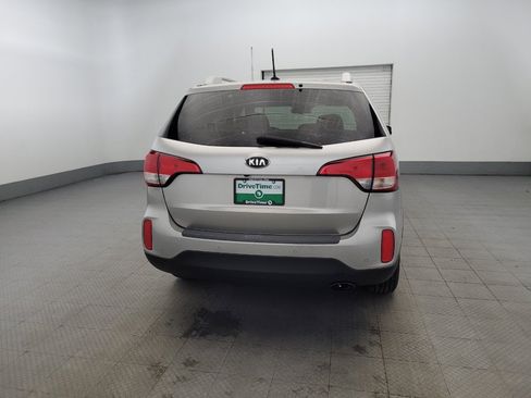 Used 2015 Kia Sorento LX image 7