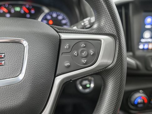 Used 2023 GMC Terrain SLE w/ Driver Convenience Package image 20