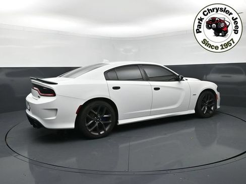 Used 2019 Dodge Charger R/T w/ Blacktop Package RWD image 6