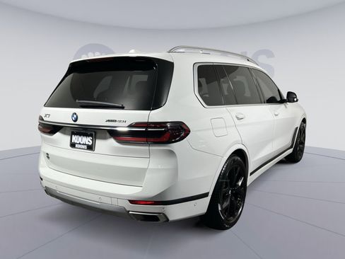 Used 2023 BMW X7 xDrive40i image 7