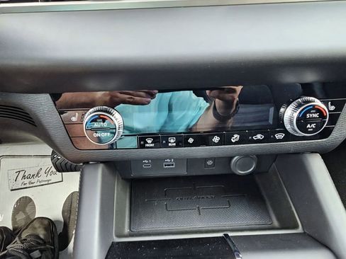 Used 2025 Mitsubishi Outlander 4WD Plug-In Hybrid image 16