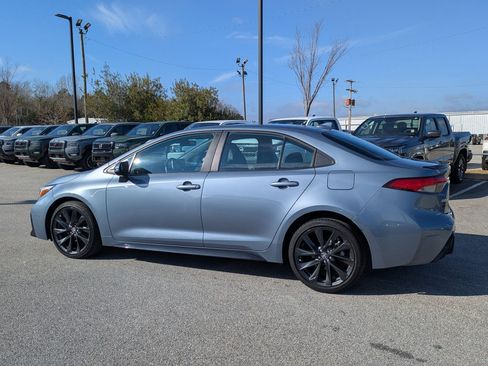 Used 2023 Toyota Corolla XSE image 6