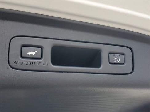 Certified 2025 Acura ADX FWD image 10