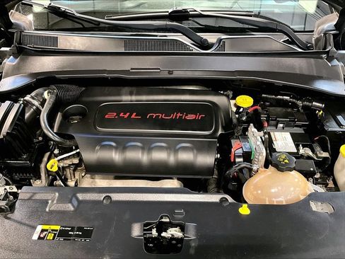 Used 2018 Jeep Compass Latitude AWD/4WD image 31