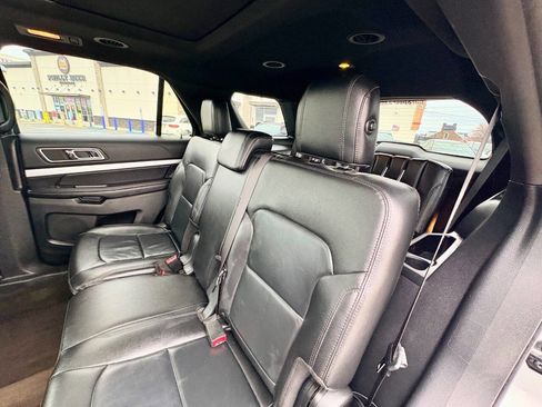 Used 2016 Ford Explorer XLT w/ Equipment Group 202A image 23