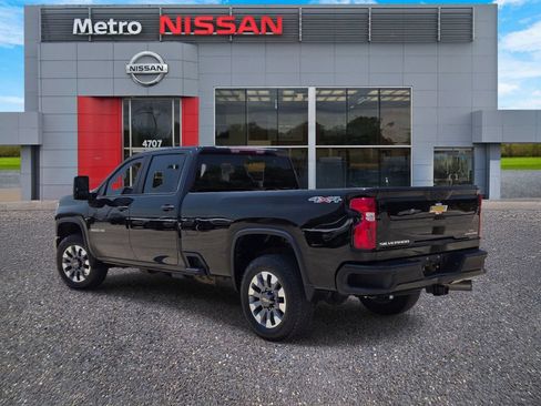 Used 2025 Chevrolet Silverado 2500 Custom w/ Custom Value Package AWD/4WD image 4