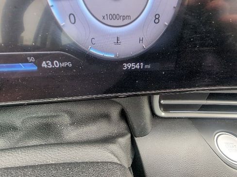 Used 2025 Hyundai Elantra SEL FWD image 15