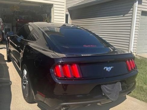 Used 2015 Ford Mustang Premium RWD image 7