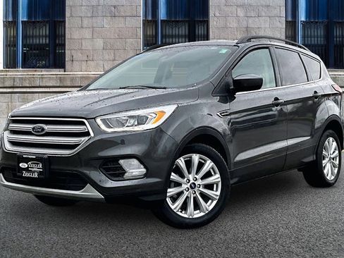 Used 2019 Ford Escape SEL image 2
