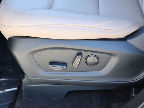 Used 2023 Ford Explorer XLT w/ Equipment Group 202A image 19