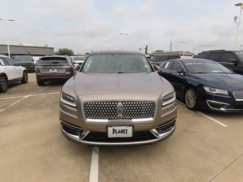 Used 2019 Lincoln Nautilus Reserve FWD image 4