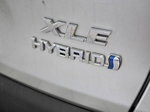 Certified 2022 Toyota RAV4 XLE w/ Convenience Package image 17