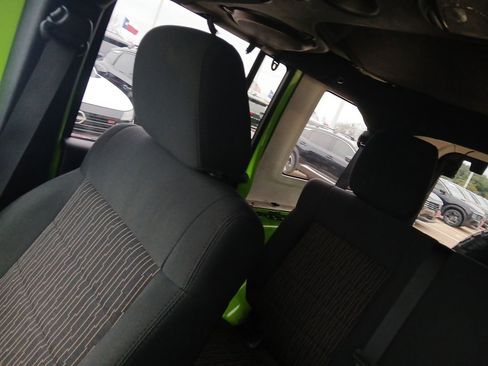 Used 2012 Jeep Wrangler Unlimited Sahara image 16