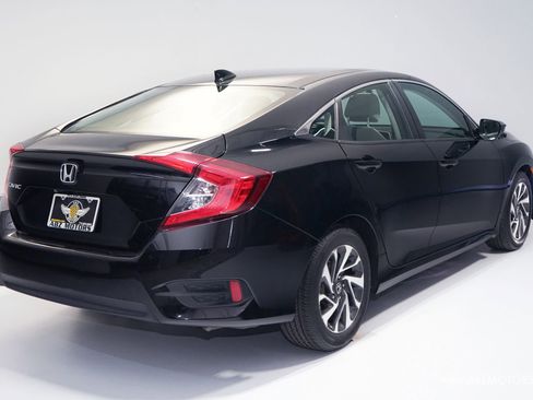 Used 2017 Honda Civic EX image 5