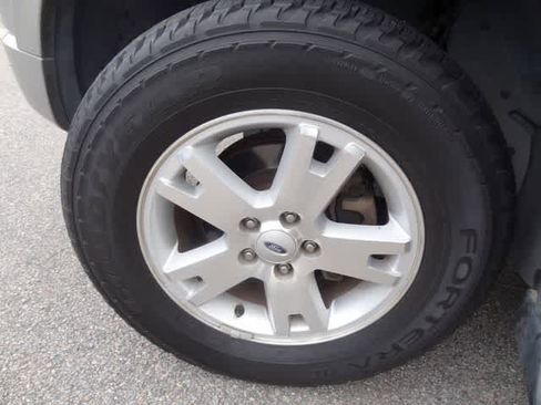 Used 2008 Ford Explorer XLT RWD image 26