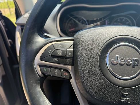 Used 2014 Jeep Cherokee Latitude w/ Cold Weather Group AWD/4WD image 29