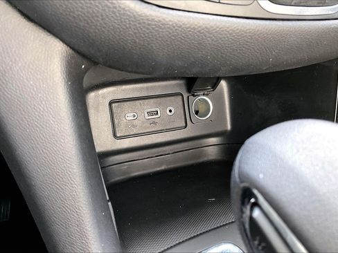 Used 2023 Chevrolet Equinox LT FWD image 25